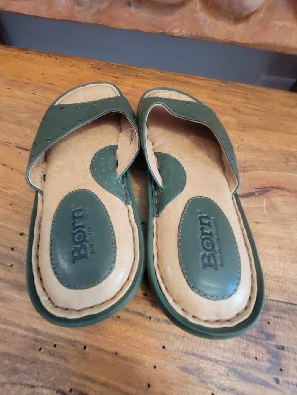 Born Sz 8 Forest Green Leather Slide Sandal w/Stud Detailing. Everyday Casual - Picture 6 of 12